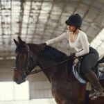 how to mount a horse safely